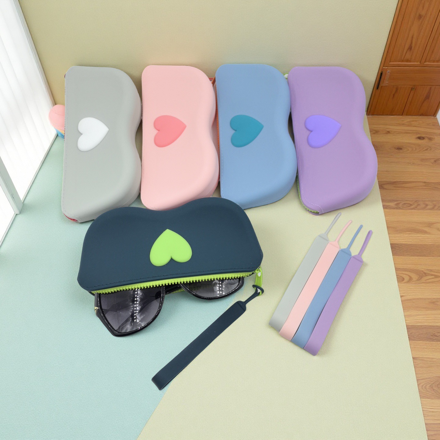 Sports Equipment Cabinet - Love Heart Glasses Bag Portable Silicone