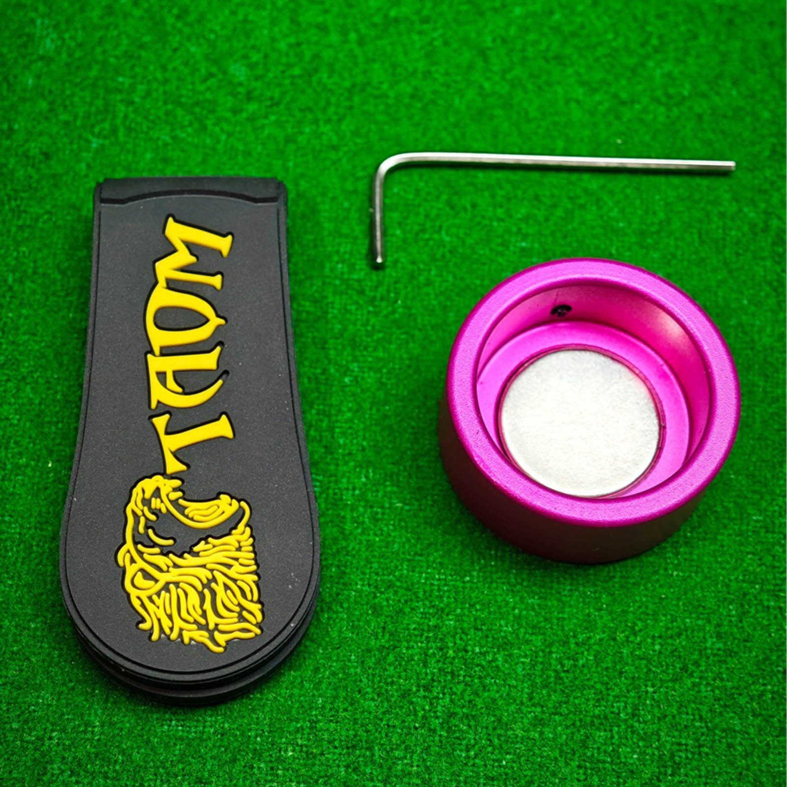 Pool Cue Chalk Holder Snooker  - Sports Equipment Cabinet 评论和价格